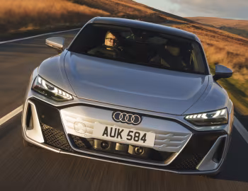 Audi e-tron GT quattro [UK-spec] '2025–pr.
