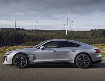 Audi e-tron GT quattro [UK-spec] '2025–pr.