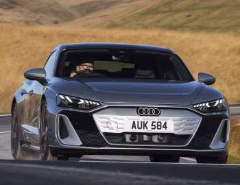 Audi e-tron GT quattro [UK-spec] '2025–pr.