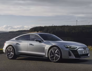 Audi e-tron GT quattro [UK-spec] '2025–pr.