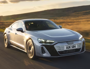 Audi e-tron GT quattro [UK-spec] '2025–pr.