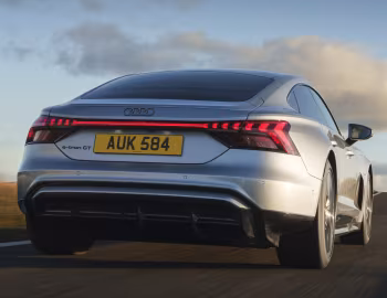 Audi e-tron GT quattro [UK-spec] '2025–pr.