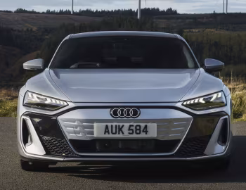 Audi e-tron GT quattro [UK-spec] '2025–pr.