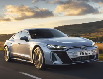 Audi e-tron GT quattro [UK-spec] '2025–pr.