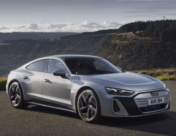 Audi e-tron GT quattro [UK-spec] '2025–pr.