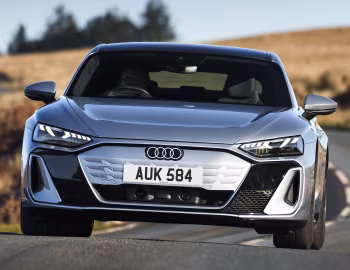 Audi e-tron GT quattro [UK-spec] '2025–pr.