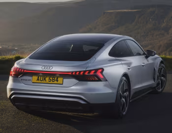 Audi e-tron GT quattro [UK-spec] '2025–pr.