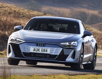 Audi e-tron GT quattro [UK-spec] '2025–pr.