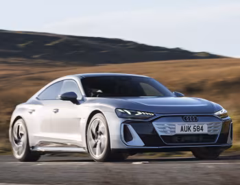 Audi e-tron GT quattro [UK-spec] '2025–pr.