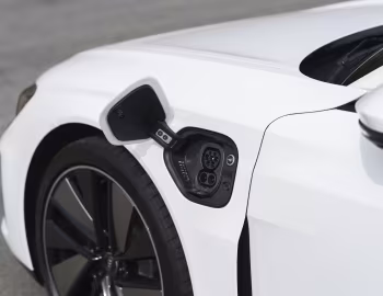Audi e-tron GT quattro [UK-spec] '2021–24