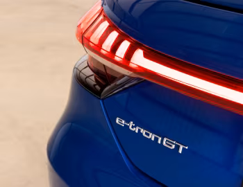 2022–pr. Audi e-tron GT quattro [North America] '2021–pr.