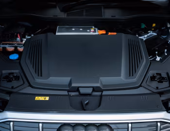 Bajo el capó Audi e-tron Sportback S line "1st Edition" [Japan] '2020
