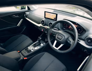 Panel frontal Audi Q2 35 TFSI [Japan] '2021–pr.