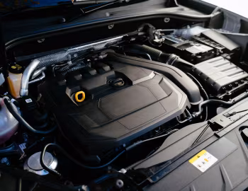 Bajo el capó Audi Q2 35 TFSI [Australia] '2021–pr.