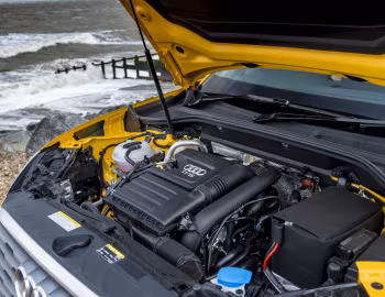 Bajo el capó Audi Q2 TFSI S line [UK-spec] '2016–20
