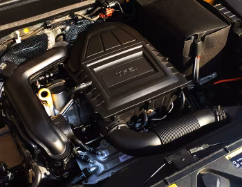 Bajo el capó Audi Q2 TFSI sport [Japan] '2017–20