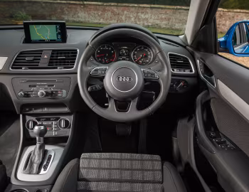 Panel frontal Audi Q3 2.0 TFSI [UK-spec] (8U) '2015–18
