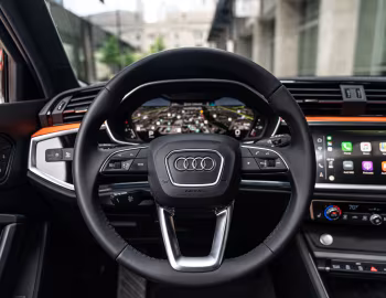 Panel frontal 2019–25 Audi Q3 2.0 TFSI quattro S line [North America] '2019–25