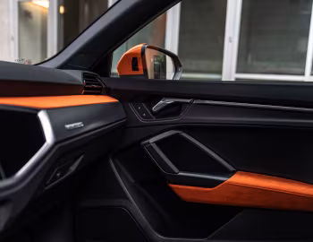Interior 2019–25 Audi Q3 2.0 TFSI quattro S line [North America] '2019–25