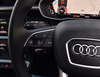 Interior Audi Q3 40 TFSI quattro [India] '2020–25