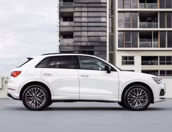 Audi Q3 "Dynamic Black" [Australia] '2024–25