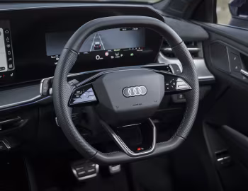 Interior Audi Q3 e-hybrid quattro S line "Launch Edition" [UK-spec] '2025–pr.