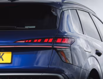 Audi Q3 e-hybrid quattro S line "Launch Edition" [UK-spec] '2025–pr.