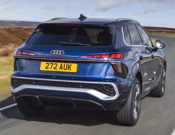 Audi Q3 e-hybrid quattro S line "Launch Edition" [UK-spec] '2025–pr.