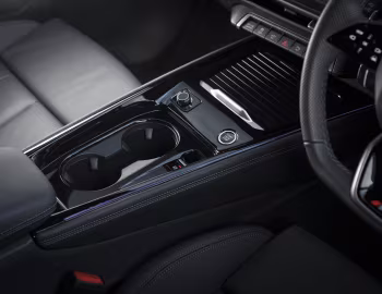 Interior Audi Q3 e-hybrid quattro S line "Launch Edition" [UK-spec] '2025–pr.
