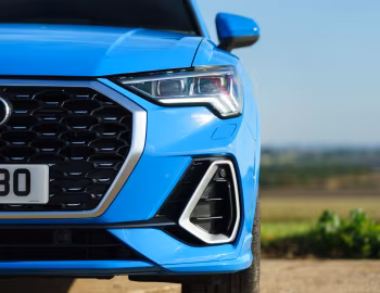 Audi Q3 Sportback 45 TFSI quattro S line [UK-spec] '2019–25