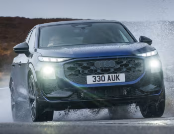 Audi Q3 Sportback e-hybrid quattro S line [UK-spec] '2025–pr.