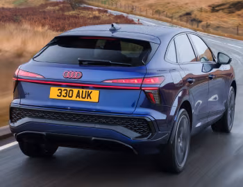 Audi Q3 Sportback e-hybrid quattro S line [UK-spec] '2025–pr.