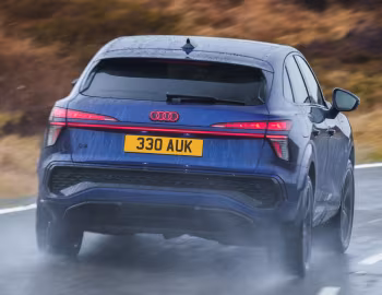 Audi Q3 Sportback e-hybrid quattro S line [UK-spec] '2025–pr.
