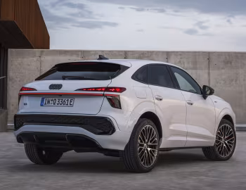 Audi Q3 Sportback e-hybrid quattro S line Black Package [Worldwide] '2025–pr.