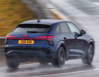 Audi Q3 Sportback e-hybrid quattro S line [UK-spec] '2025–pr.