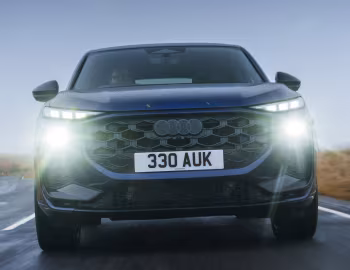Audi Q3 Sportback e-hybrid quattro S line [UK-spec] '2025–pr.