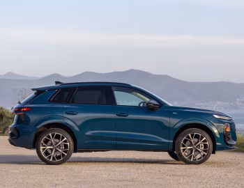 2026 Audi Q3 TFSI quattro S line black [North America] '2026