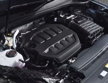 Bajo el capó Audi Q3 TFSI quattro S line "Launch Edition" [UK-spec] '2025–pr.