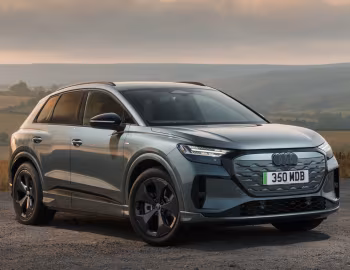 Audi Q4 e-tron S line [UK-spec] '2026