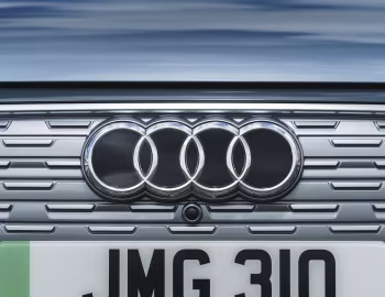 Audi Q4 40 e-tron [UK-spec] '2021–26