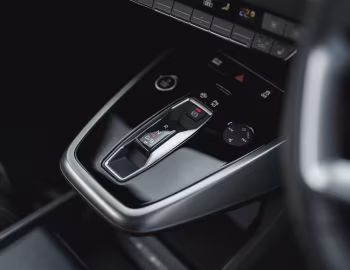 Interior Audi Q4 40 e-tron [UK-spec] '2021–26