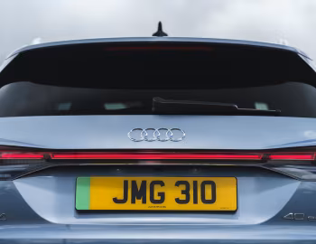 Audi Q4 40 e-tron [UK-spec] '2021–26