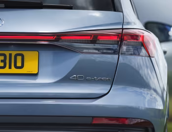 Audi Q4 40 e-tron [UK-spec] '2021–26