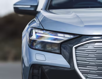 Audi Q4 40 e-tron [UK-spec] '2021–26