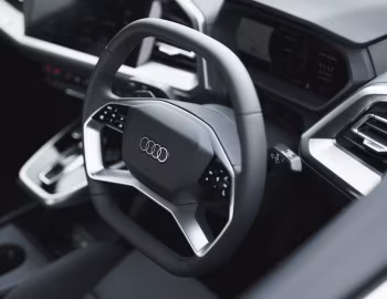 Interior Audi Q4 40 e-tron [UK-spec] '2021–26