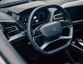 Panel frontal Audi Q4 40 e-tron S line [Japan] '2022–pr.