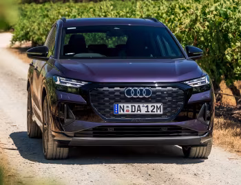 Audi Q4 55 e-tron S line quattro [Australia] '2025–pr.