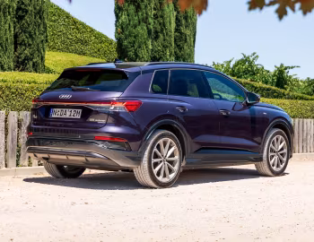 Audi Q4 55 e-tron S line quattro [Australia] '2025–pr.