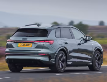 Audi Q4 e-tron S line [UK-spec] '2026