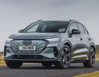 Audi Q4 e-tron S line [UK-spec] '2026